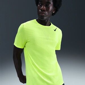 Nike AeroSwift
Men's Dri-FIT ADV Short-Sleeve Running Top
